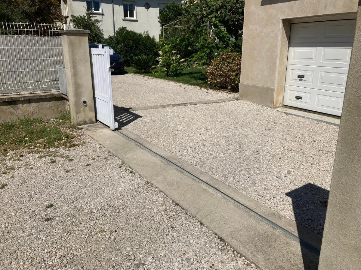 Chez Val Et Phil 호텔 La Voulte-sur-Rhone 외부 사진
